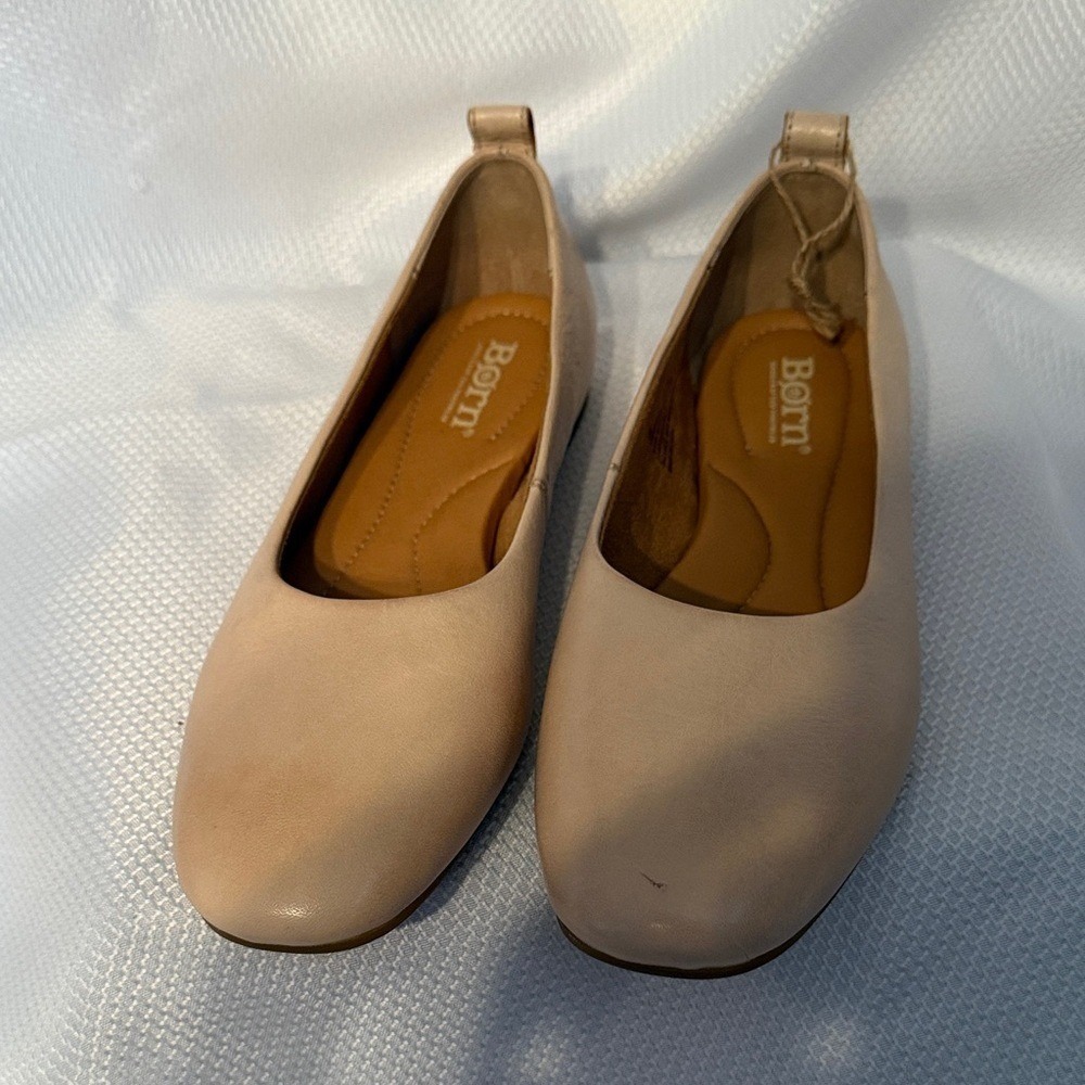 Born Julianne Beige Leather Ballet Flats Women Size 6 Round Toe Slip On